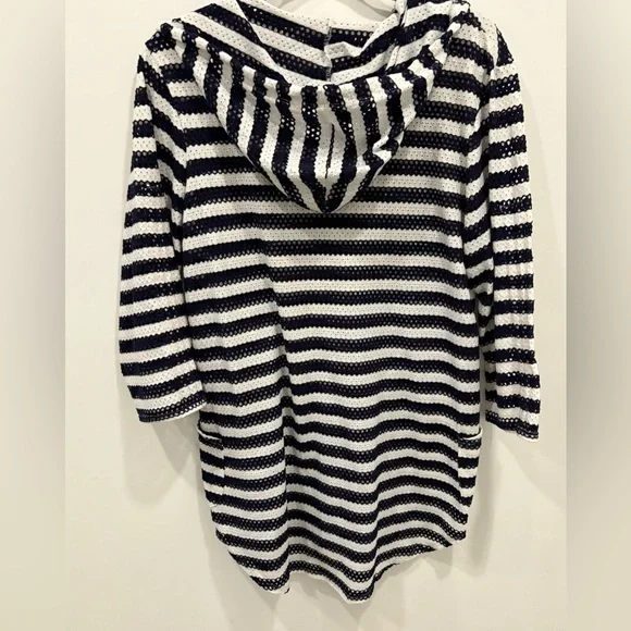 For Cynthia Blue and White 3/4
Sleeve Hoodie Beach Coverup
Womens Size Medium - Picture 2 of 7